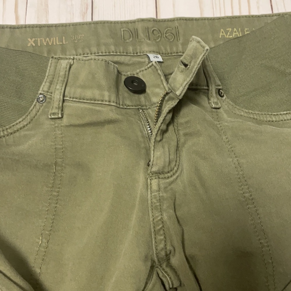 DL1961 Azalea maternity Relaxed Skinny olive pants - Picture 5 of 8